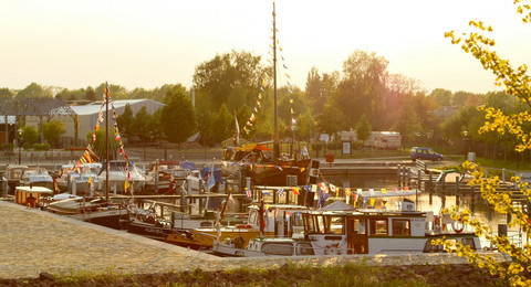 Schlosshafen Oranienburg mit Reisemobilstellplatz