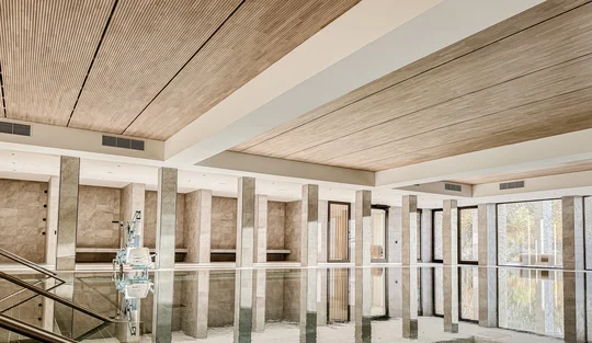 Moderne Architektur und hochwertige Thalasso-Anwendungen erwarten einen im THALASSO MEERES SPA