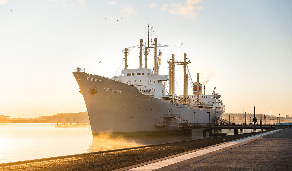Schwimmendes Museum: Das Schifffahrtsmuseums Rostock macht Geschichte und Gegenwart der Schifffahrt an der Ostseeküste in einem originalen 10.000-Tonnen-Frachter erlebbar. Gleich mehrere Decks sind barrierefrei zugänglich. Foto: Erik Gross - Schwimmendes Museum: Das Schifffahrtsmuseums Rostock macht Geschichte und Gegenwart der Schifffahrt an der Ostseeküste in einem originalen 10.000-Tonnen-Frachter erlebbar. Gleich mehrere Decks sind barrierefrei zugänglich. Foto: Erik Gross Schwimmendes Museum: Das Schifffahrtsmuseums Rostock macht Geschichte und Gegenwart der Schifffahrt an der Ostseeküste in einem originalen 10.000-Tonnen-Frachter erlebbar. Gleich mehrere Decks sind barrierefrei zugänglich. Foto: Erik Gross