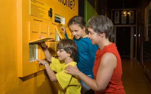 Schloss und Festung Senftenberg Familie in der Ausstellung in Schloss und Festung Senftenberg