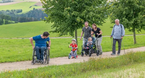 Komfort-Weg Ammeldingen bei Neuerburg: Barrierefreier Wander-Spaß im Naturpark Südeifel. Komfort-Weg Ammeldingen bei Neuerburg: Barrierefreier Wander-Spaß im Naturpark Südeifel.