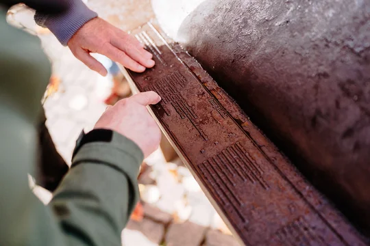 Das Tastmodell in Annweiler am Trifels ist Teil einer barrierefreien Stadtführung. Foto: VRRN/ Weindel Das Tastmodell in Annweiler am Trifels ist Teil einer barrierefreien Stadtführung. Foto: VRRN/ Weindel