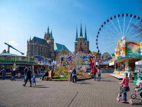 Der Altstadtfrühling heißt Besucher vom 1. bis 16. April auf dem Domplatz willkommen. Der Altstadtfrühling heißt Besucher vom 1. bis 16. April auf dem Domplatz willkommen.