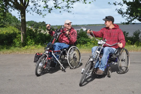 Handbikers at Lake Senftenberg