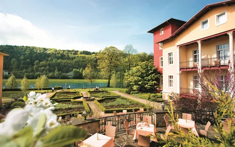 das Parkhotel in Bad Schandau liegt direkt an der Elbe