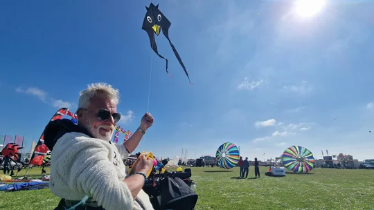 Reiseblogger Hans-Jürgen Rohe beim Drachenfest in Norden-Norddeich