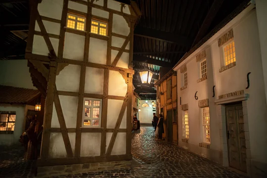 Historische Gasse Eine enge Gasse aus Fachwerkhäusern