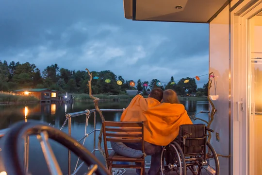 Traumhafte Sonnenuntergänge genießt man auf dem Hausboot auf der Havel. Traumhafte Sonnenuntergänge genießt man auf dem Hausboot auf der Havel.