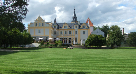 Schloss und Gut Liebenberg
