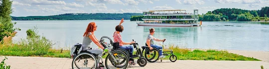 Die MS Brombachsee nimmt Rollstuhlfahrer zu Rundfahrten auf dem Großen Brombachsee mit. Die MS Brombachsee nimmt Rollstuhlfahrer zu Rundfahrten auf dem Großen Brombachsee mit.