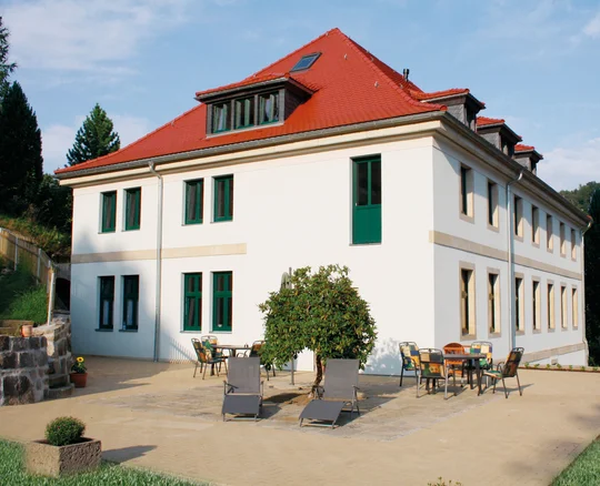 Hausansicht von außen der Pension "Am Finkenberg"