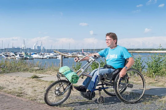 Handbiketour am Bärwalder See im Lausitzer Seenland. Handbiketour am Bärwalder See im Lausitzer Seenland.
