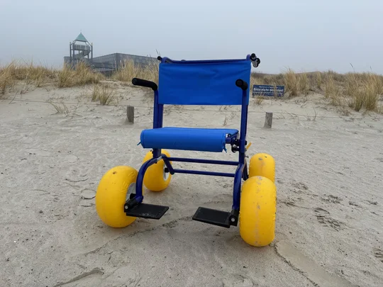 „Joy on the Beach“: Ein passender Name für das neue barrierefrei-Angebot am Strand von Norden-Norddeich.