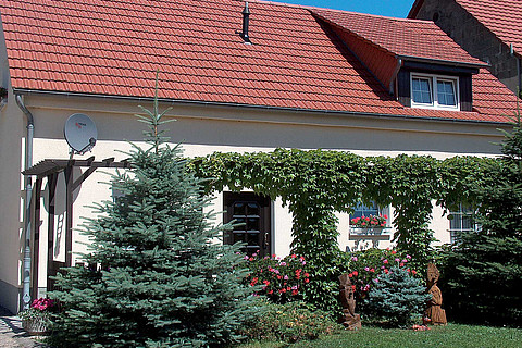 das Ferienhaus der Familie Willkommen befindet sich auf einem Bauernhof im kleinen Ort Lohmen in der Sächsischen Schweiz