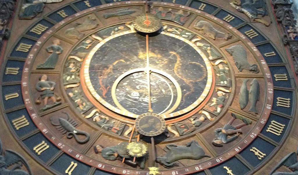 Die Astronomische Uhr in der Rostocker Marienkirche.