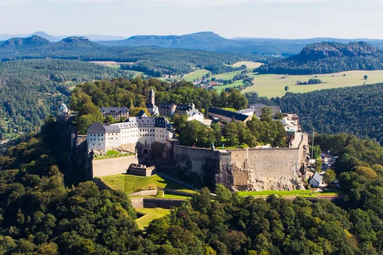 Sächsische Schweiz | Festung Königstein Festung Koenigstein mit Elbe und dem Tafelberg Lilienstein