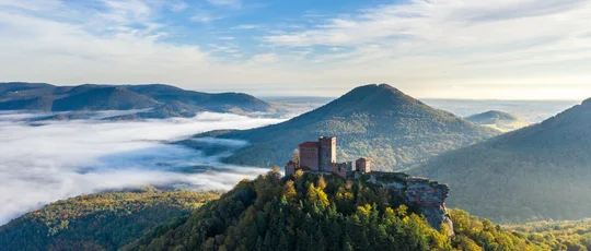 Burg Annweiler am Trifels, Foto: Pfalz Touristik, Dominik Ketz Burg Annweiler am Trifels, Foto: Pfalz Touristik, Dominik Ketz