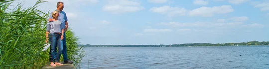 An vielen Stellen genießen Gäste einen traumhaften Ausblick auf das Zwischenahner Meer.