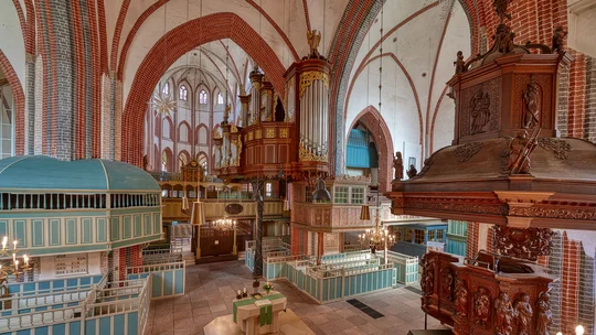 Blick in die Ludgeri-Kirche in Norden