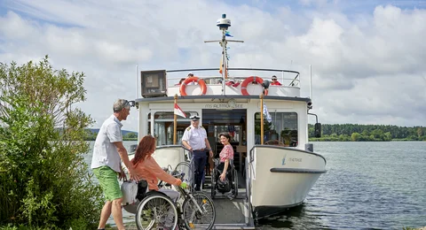 Schifffahrt mit der MS Altmühlsee Mit dem Rolli auf der MS Altmühlsee