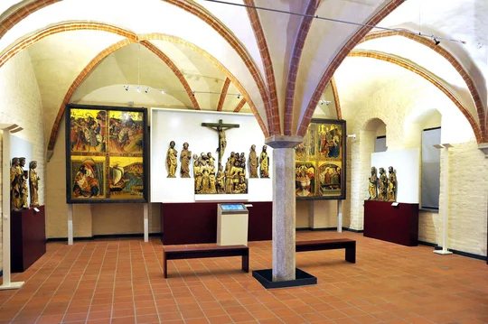 Ein Blick in das Klostergewölbe des Kulturhistorischen Museums Rostock, 
