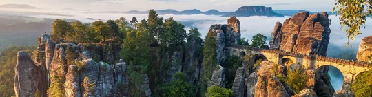 Basteibrücke in der Sächsischen Schweiz (c) Rico Richter die beruehmte Basteibruecke in der Saechsischen Schweiz