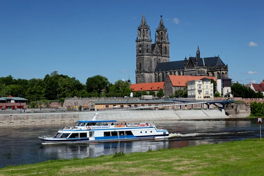 Weiße Flotte auf der Elbe 