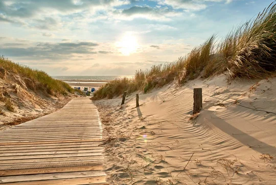 Barrierefreier Zugang zum Strand auf Langeoog. Barrierefreier Zugang zum Strand auf Langeoog.