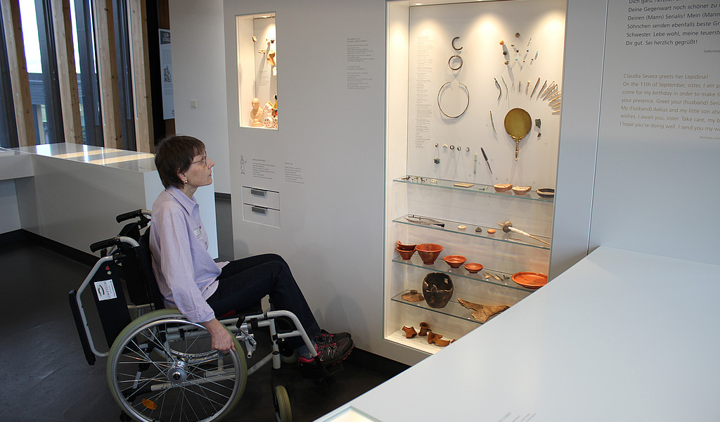 Die barrierefreie Ausstellung im Limeseum in Ruffenhofen erzählt anhand der Geschichte eines Soldaten über das Lebens am Limes.