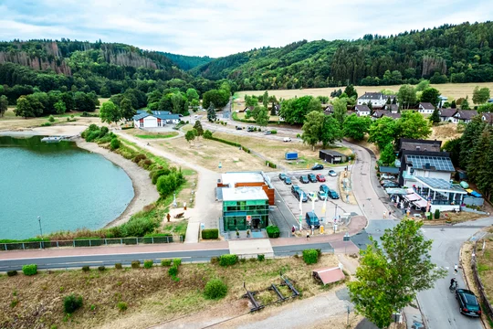 Die Naturbadestelle im Eiserbachsee in Rurberg versprüht beinahe Karibikgefühl. Die Naturbadestelle im Eiserbachsee in Rurberg versprüht beinahe Karibikgefühl.