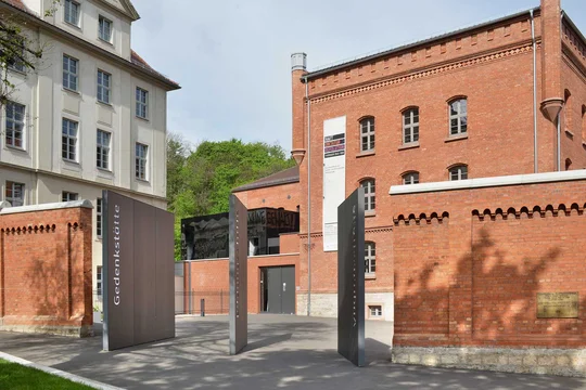 Die Gedenk- und Bildungsstätte Andreasstraße gibt einen Einblick in das Leben der politischen Inhaftierten der SED-Diktatur in Thüringen.