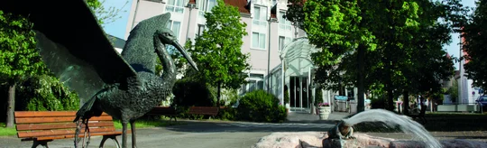 Außenansicht Parkhotel Altmühltal mit Storchenbrunnen