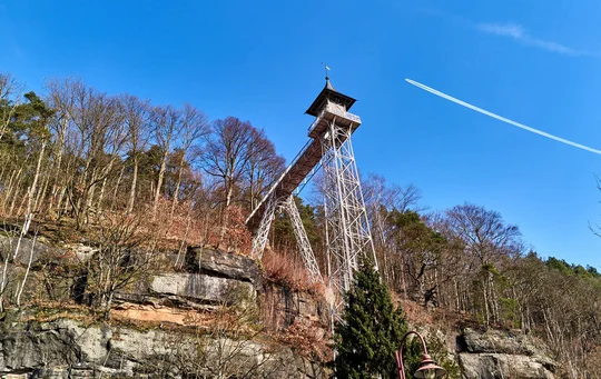 freistehender Personenaufzug in Bad Schandau